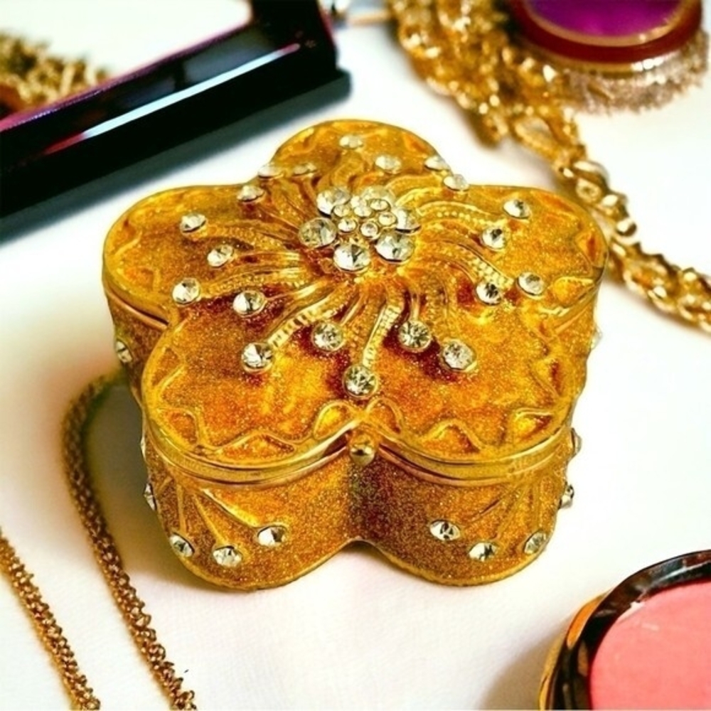 Crystal Flower Trinket Box 2" Gold Metal Jewelry Ring Holder Magnet Closure VG